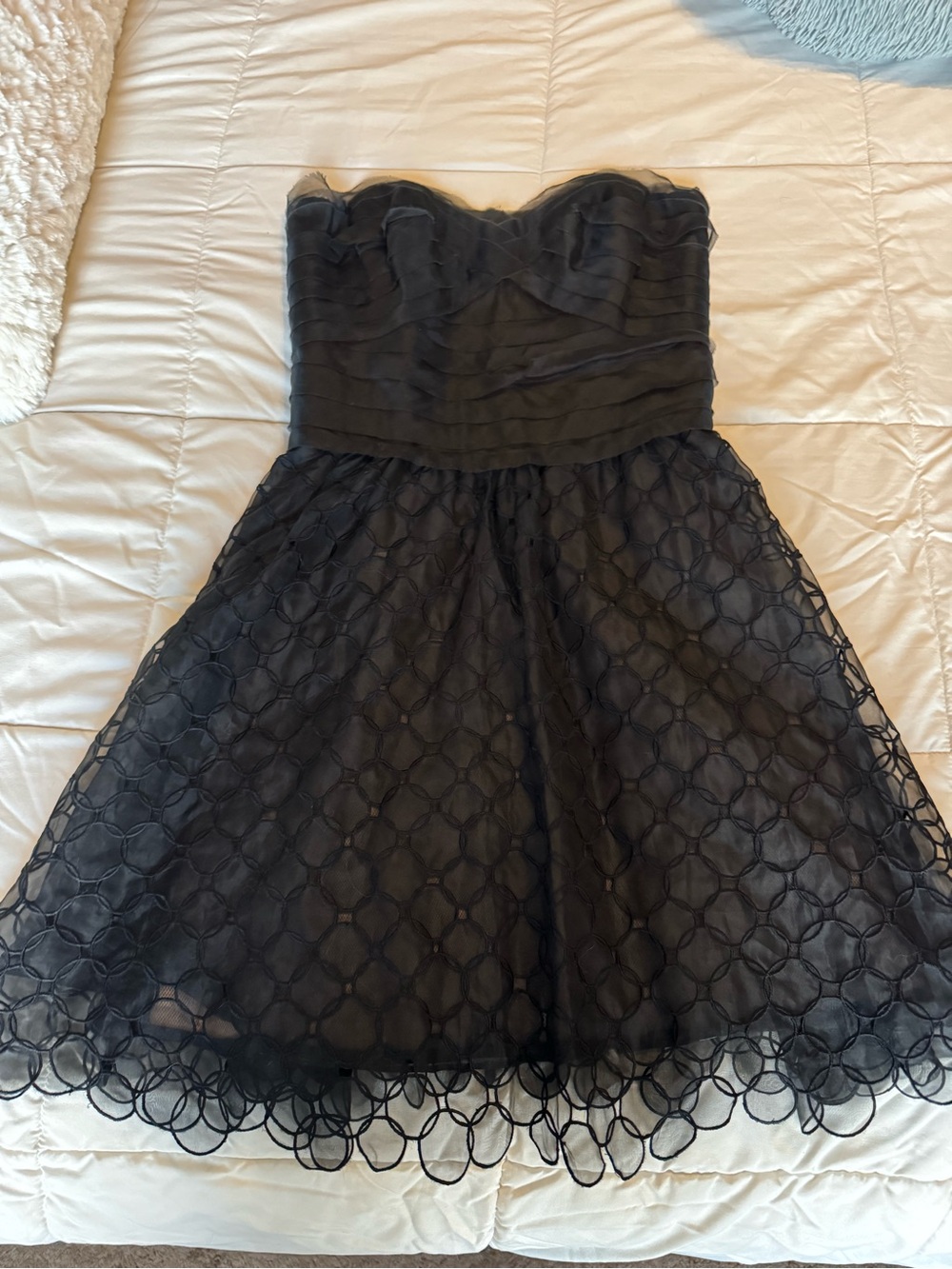 BCBGMaxAzria Black Strapless Scalloped Lace Fit-and-Flare Dress size 6